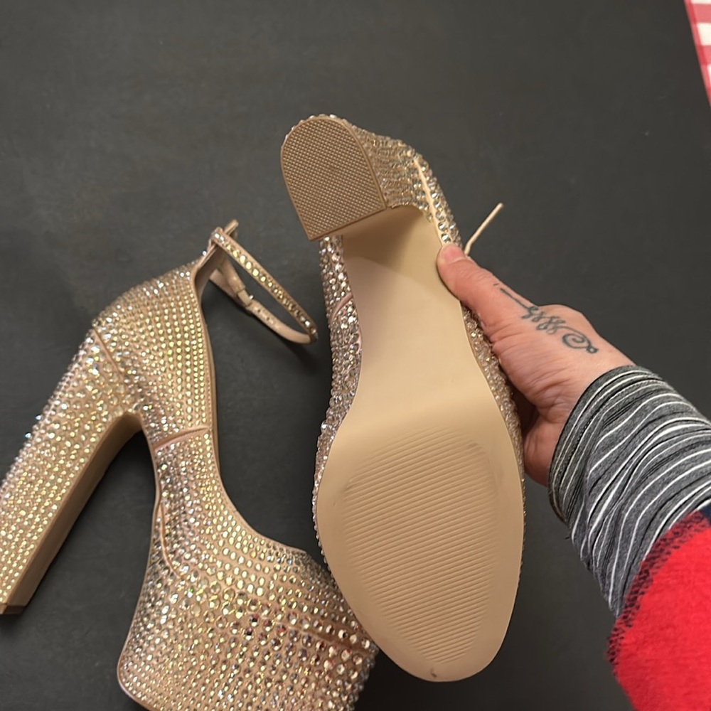 NWT- Steve Madden Skyrise-R Rhinestone platform Heels - Picture 4 of 10